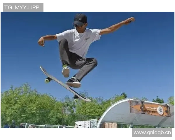 深圳滑板队在全国滑板状态排行榜中荣获第四名的佳绩引发关注 深圳滑板队在全国滑板状态排行榜中荣获第四名的佳绩引发关注